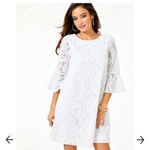 Lilly Pulitzer's gorgeous Ophelia in Resort White Wildflower Stripe Lace Xxs